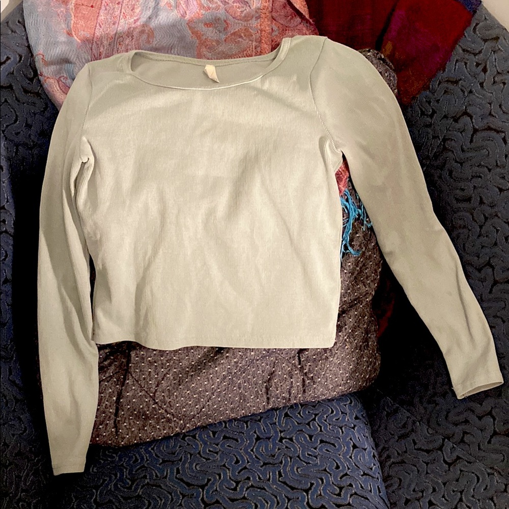 Pact Women's Long Sleeve ribbed crop.